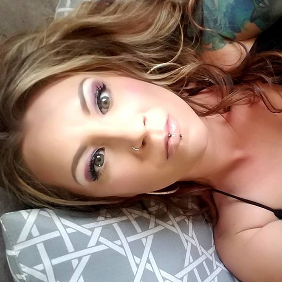 Meet your Posher, Sarra - Picture 1 of 1